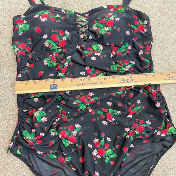 Torrid Wireless Lattice One Piece Swimsuit Strawberries Print Womens Sz 2X Retro - Picture 10 of 11
